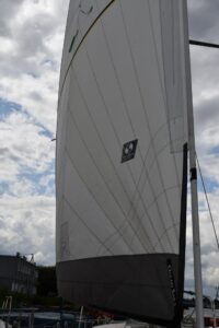 Detal przeszyć i wzmocnień żagla Ocean Sails